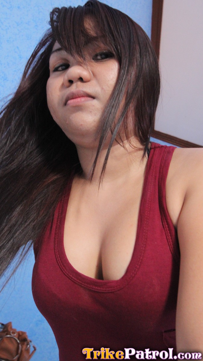 675px x 1200px - Chubby Filipina babe Arlene gets shaved pussy filled with jizz